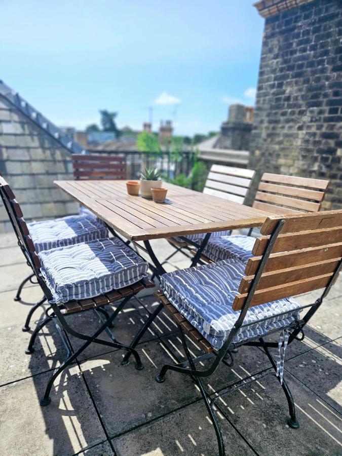 Cityscape Haven: 1 Bedroom Apartment With Terrace And City View 본머스 외부 사진